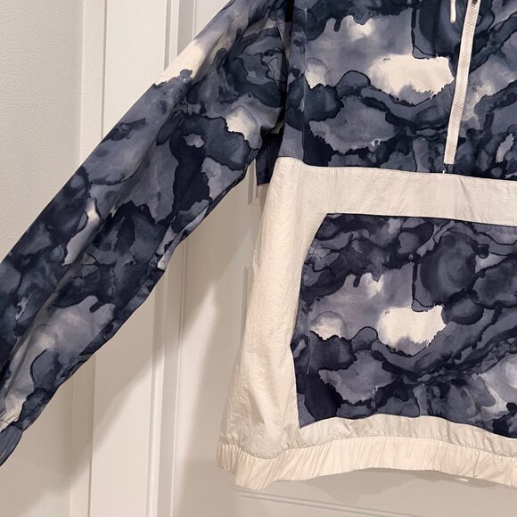 New Balance Women Blue & White Abstract Hooded Windbreaker, 2X - Picture 4 of 9